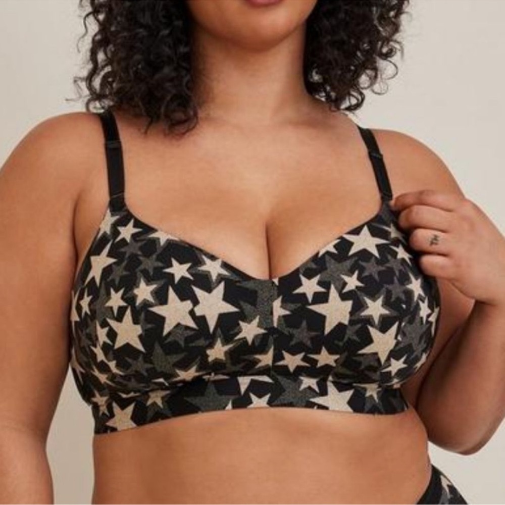 Torrid Curve wire free lightly lined Bra